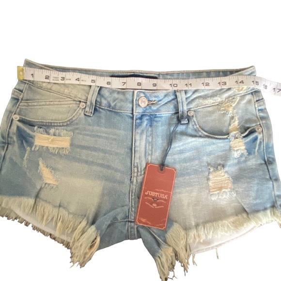Just USA Cut Off Mid Rise Denim Fray Shorts Light Blue Distressed Medium - Picture 9 of 11